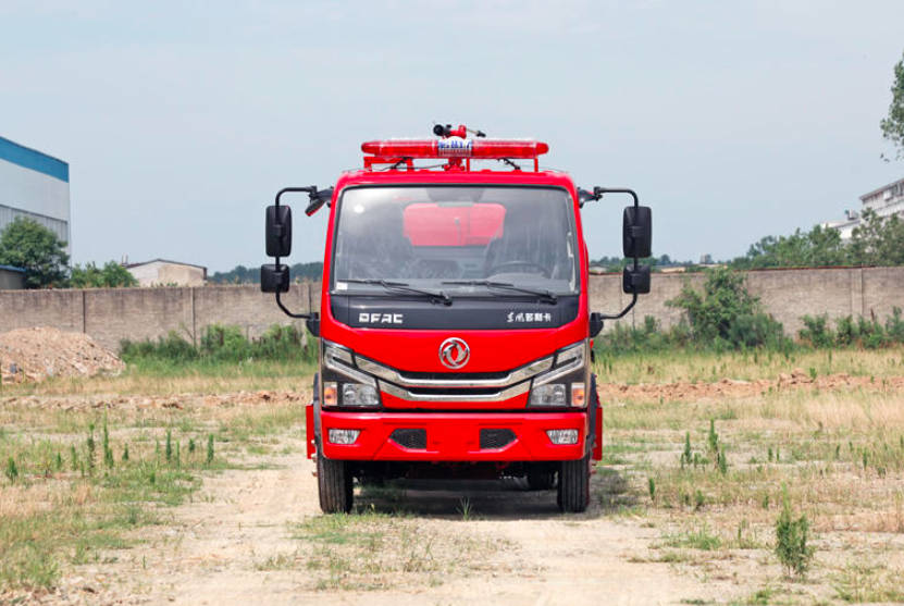 Dongfeng D6 Fire Truck 4x2 Emergency Rescue Vehicle for Firefighting and Road Cleaning 2