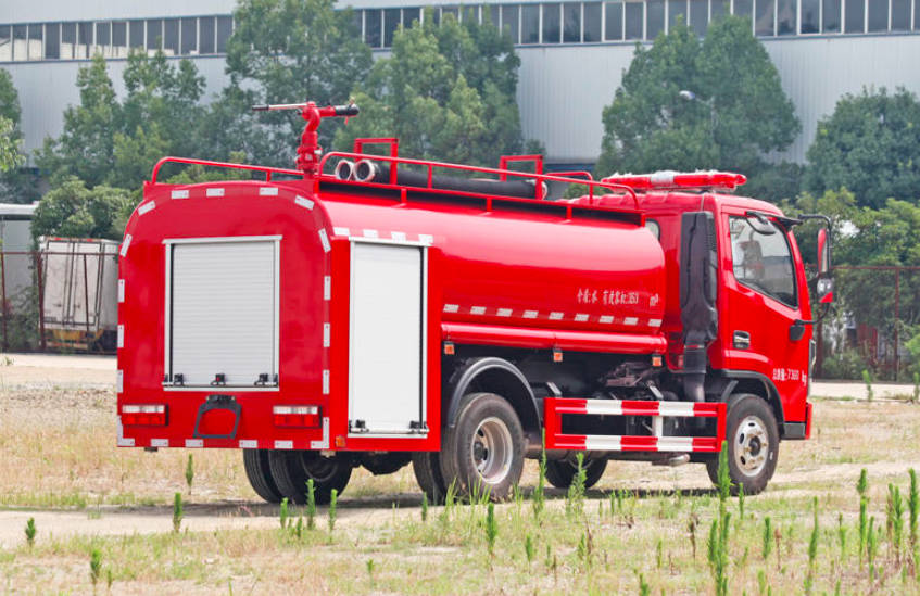 Dongfeng D6 Fire Truck 4x2 Emergency Rescue Vehicle for Firefighting and Road Cleaning 3